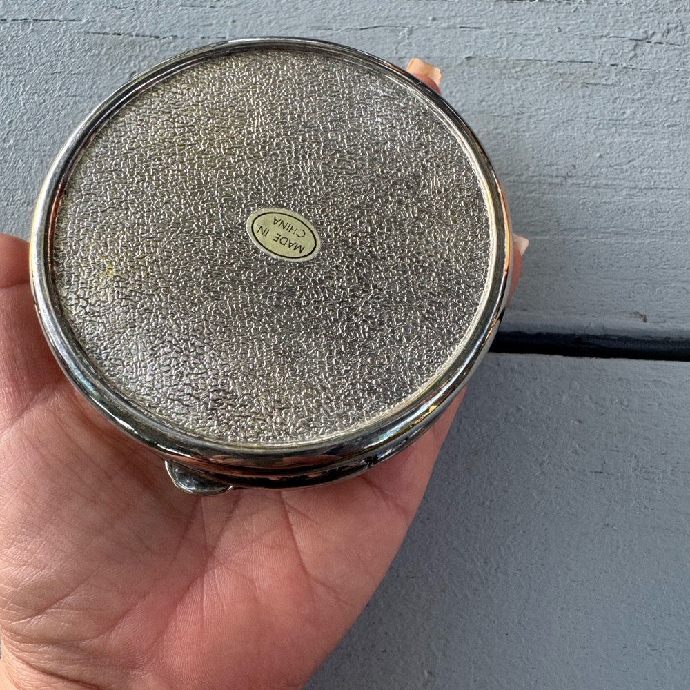 Vintage Sheridan Silversmiths trinket box. - Picture 9 of 9